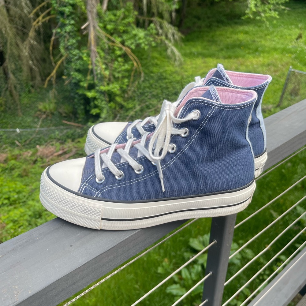 Converse Women's Platform Sneakers - Navy and Pink